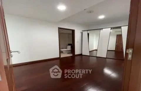 2-BR Condo at Baan Rajprasong Condominium near BTS Ratchadamri — photo 5