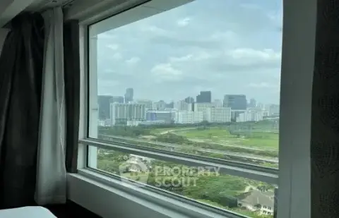 2-BR Condo at Baan Rajprasong Condominium near BTS Ratchadamri — photo 2