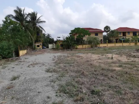 Land in Pattaya, Thailand — photo 4