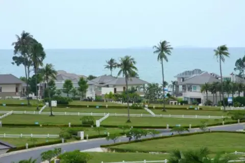 Land in Pattaya, Thailand — photo 2