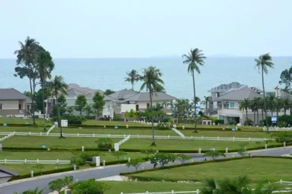Land in Pattaya, Thailand — photo 2