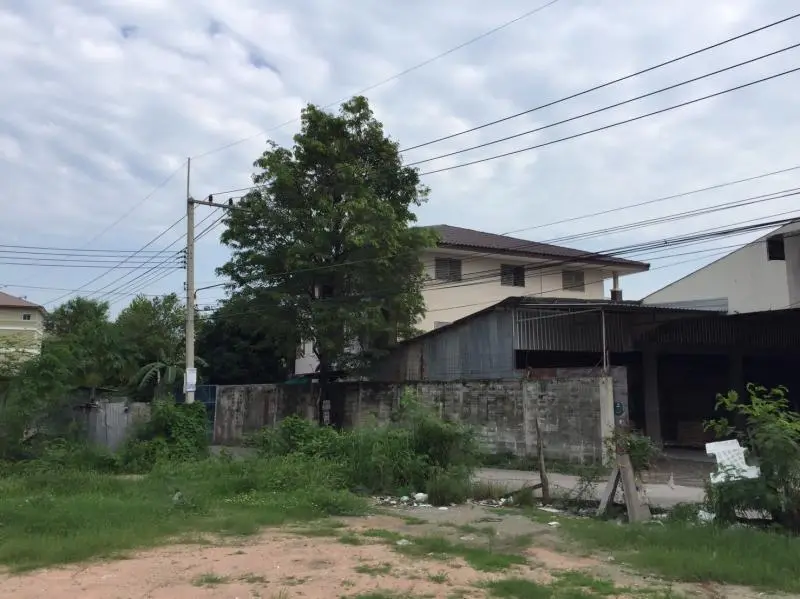 Land in Pattaya, Thailand — photo 4