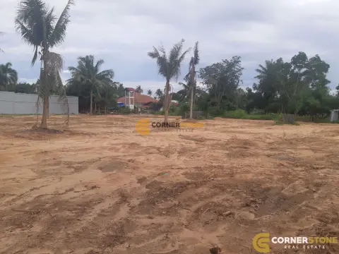 Land in Pattaya, Thailand — photo 2