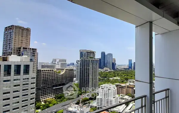 1-BR Condo at Baan Rajprasong Condominium near BTS Ratchadamri — photo 2