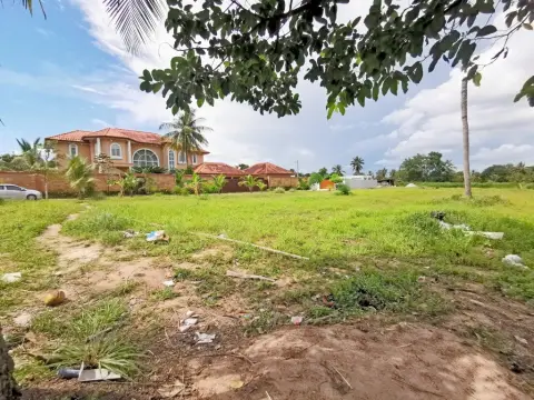 Land in Bang Lamung, Thailand — 照片 3