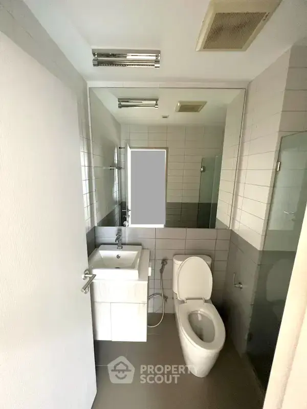 1-BR Condo at Ideo Mobi Sathorn near BTS Krung Thon Buri — photo 5
