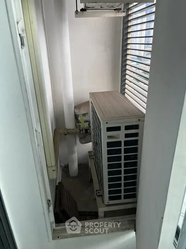 1-BR Condo at Ideo Mobi Sathorn near BTS Krung Thon Buri — photo 7