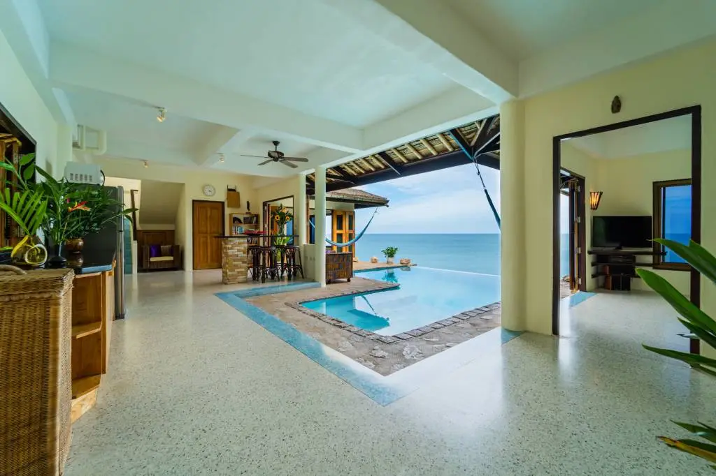 Penthouse in Surat Thani, Thailand 13 bedrooms — photo 8
