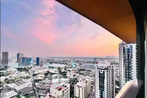 2-BR Condo at The Lumpini 24 near BTS Phrom Phong — ภาพ 2