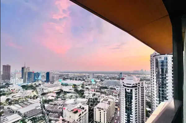 2-BR Condo at The Lumpini 24 near BTS Phrom Phong — ภาพ 2