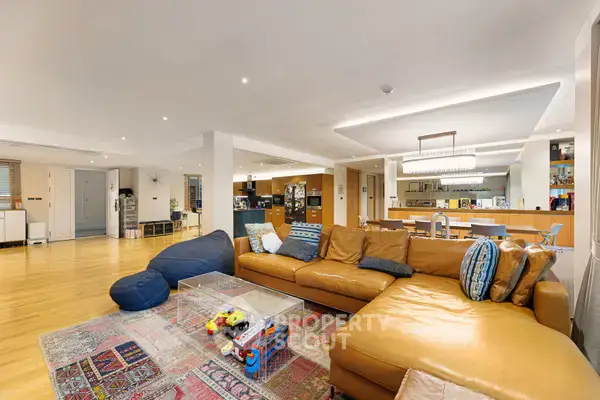 Beautiful Family Home in the Heart of Thonglor for Sale . Pet Friendly — photo 2