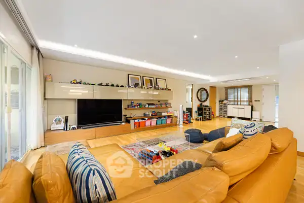 Beautiful Family Home in the Heart of Thonglor for Sale . Pet Friendly — photo 4