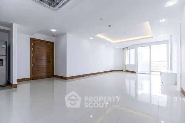 2-BR Condo at La Royale Beach Condo close to Pattaya — ภาพ 6