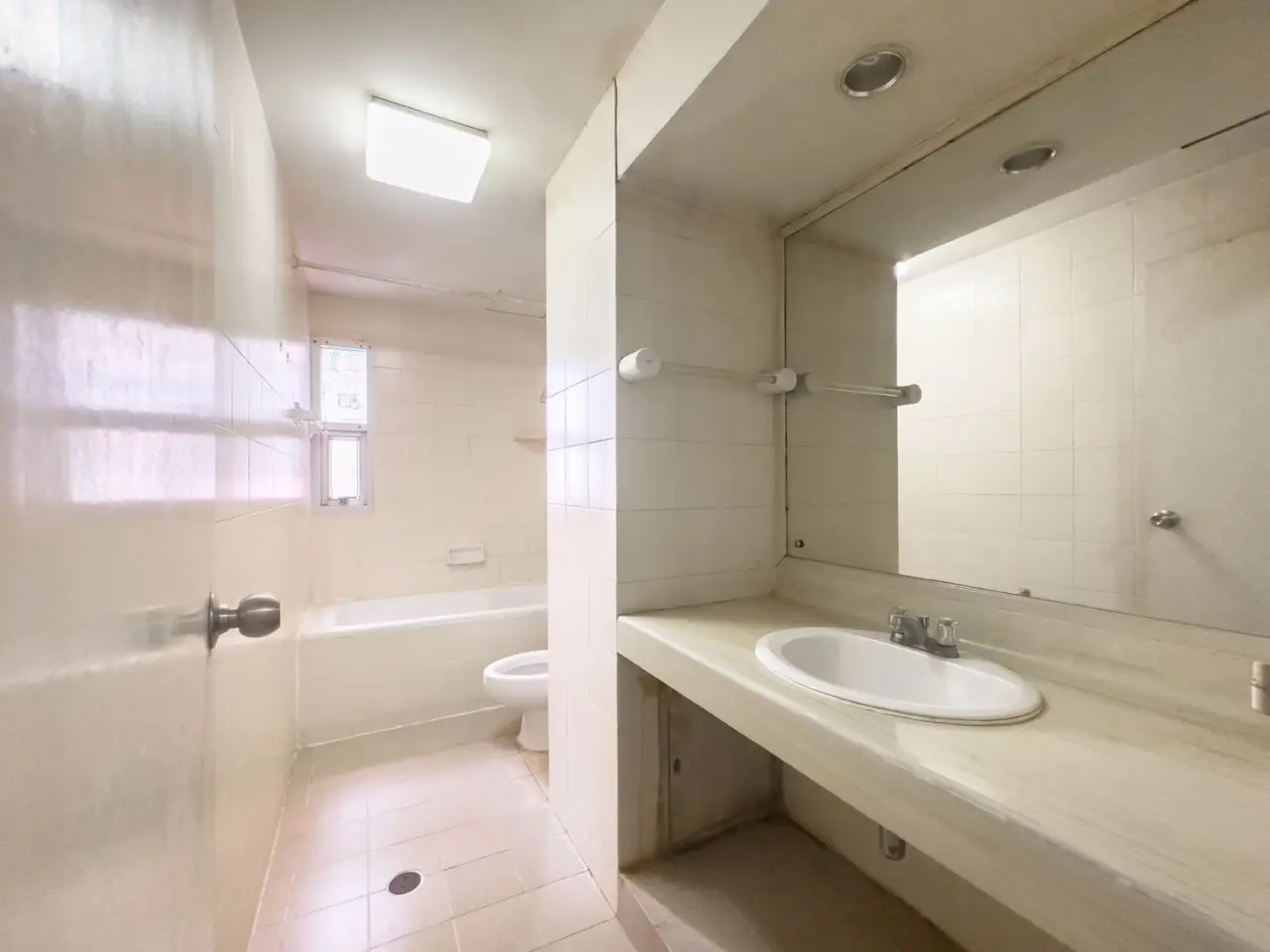 Condo in Bang Na, Bangkok, Thailand, 3 bedrooms — 照片 9