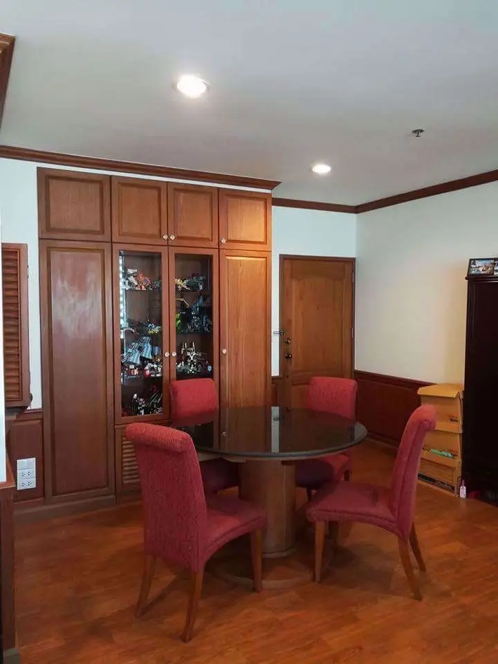 Condo in Bang Rak, Bangkok, Thailand, 3 bedrooms — photo 3