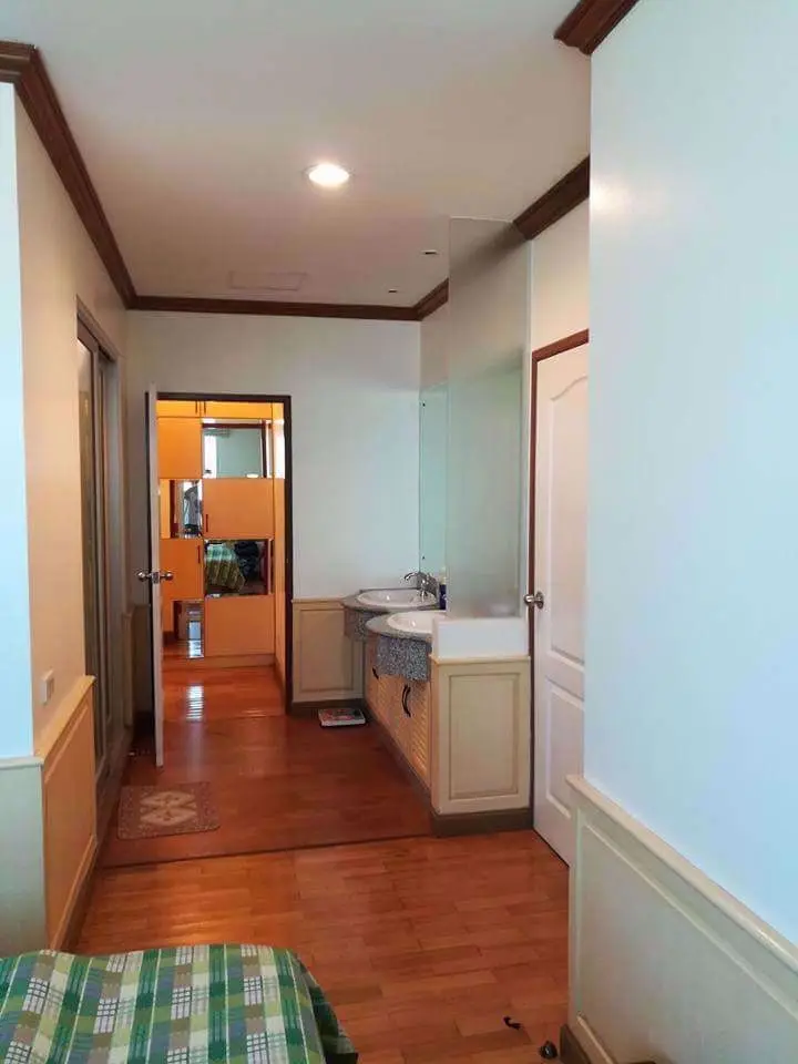 Condo in Bang Rak, Bangkok, Thailand, 3 bedrooms — photo 5