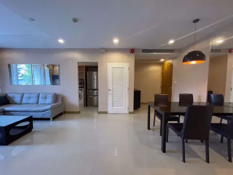 Condo in Watthana, Bangkok, Thailand, 2 bedrooms — photo 2