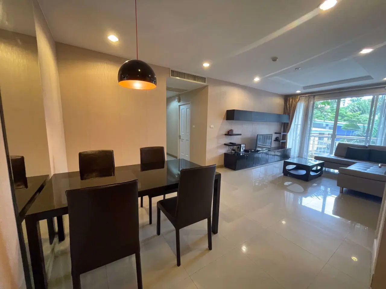 Condo in Watthana, Bangkok, Thailand, 2 bedrooms — photo 4