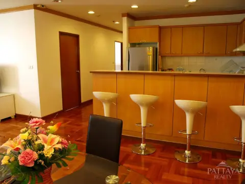 Condo in Bangkok, Thailand, 3 bedrooms — photo 3