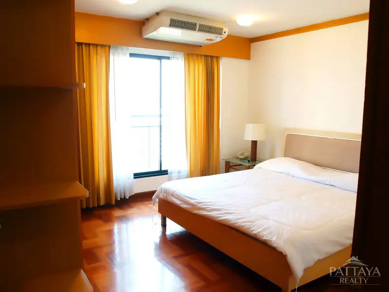 Condo in Bangkok, Thailand, 3 bedrooms — photo 4