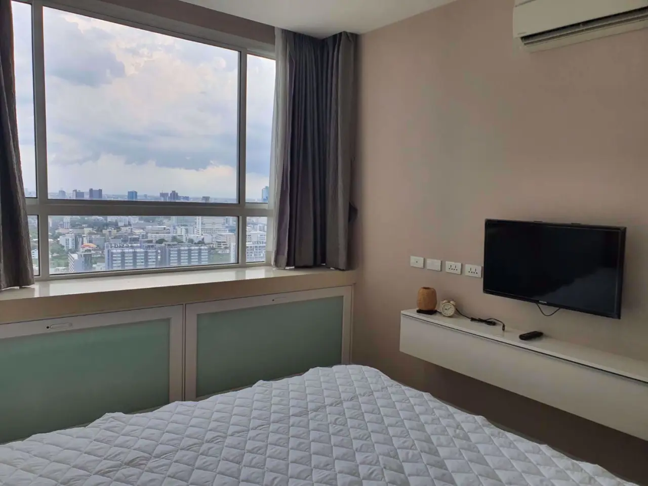 Condo in Huai Khwang, Bangkok, Thailand, 2 bedrooms — photo 5
