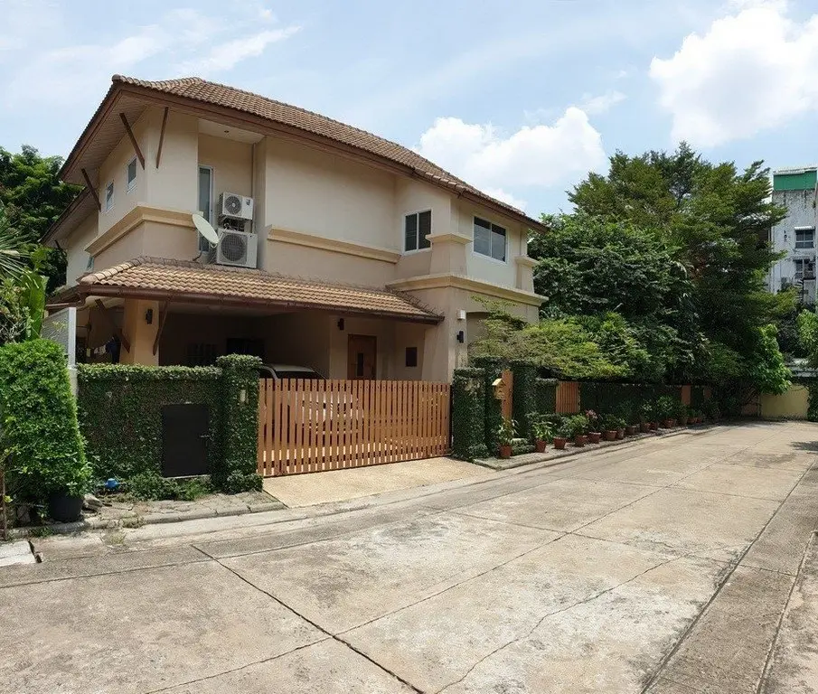 House in Bangkok, Thailand 4 bedrooms — 照片 2