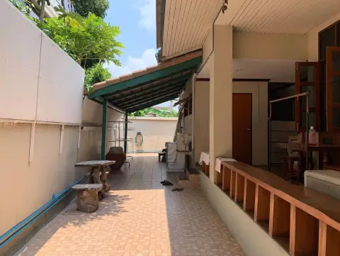 House in Phra Khanong, Bangkok, Thailand 4 bedrooms — photo 3