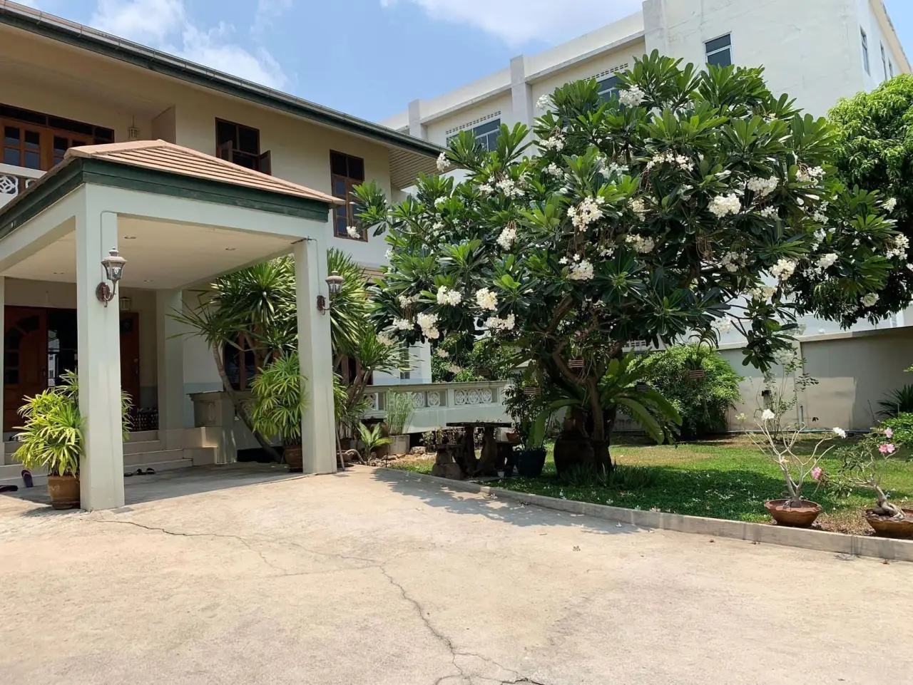 House in Phra Khanong, Bangkok, Thailand 4 bedrooms — photo 8