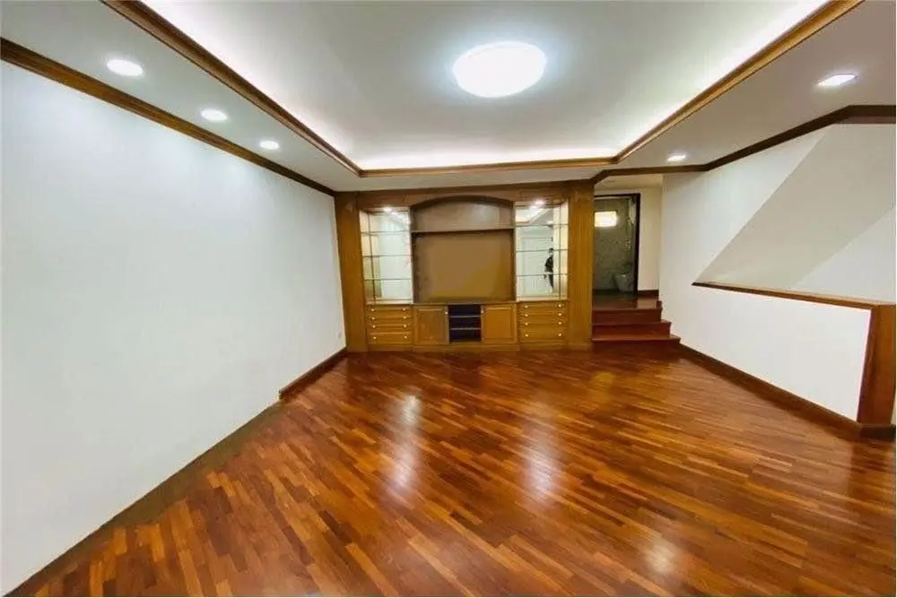 House in Watthana, Bangkok, Thailand 4 bedrooms — photo 2