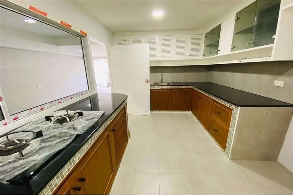 House in Watthana, Bangkok, Thailand 4 bedrooms — photo 6