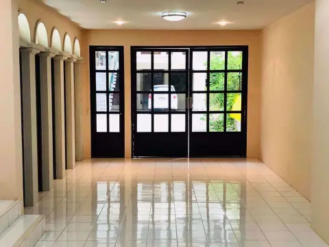 House in Watthana, Bangkok, Thailand 4 bedrooms — photo 3