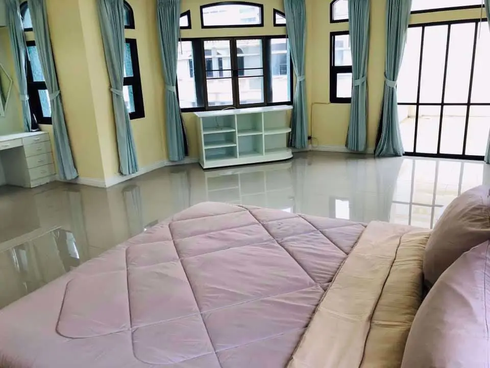 House in Watthana, Bangkok, Thailand 4 bedrooms — photo 10