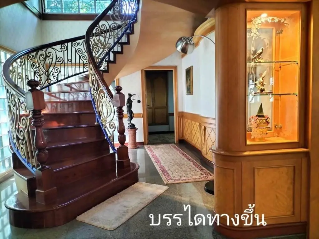 House in Bangkok, Thailand 4 bedrooms — фото 2