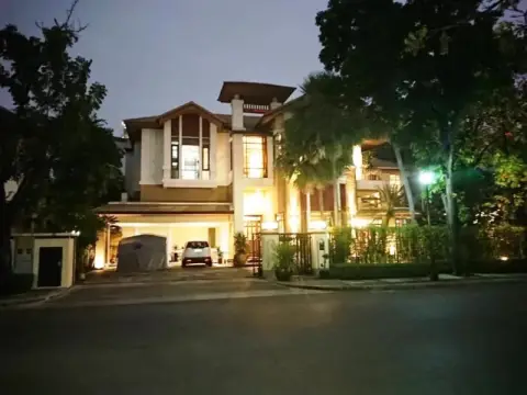 House in Bangkok, Thailand 5 bedrooms — фото 2