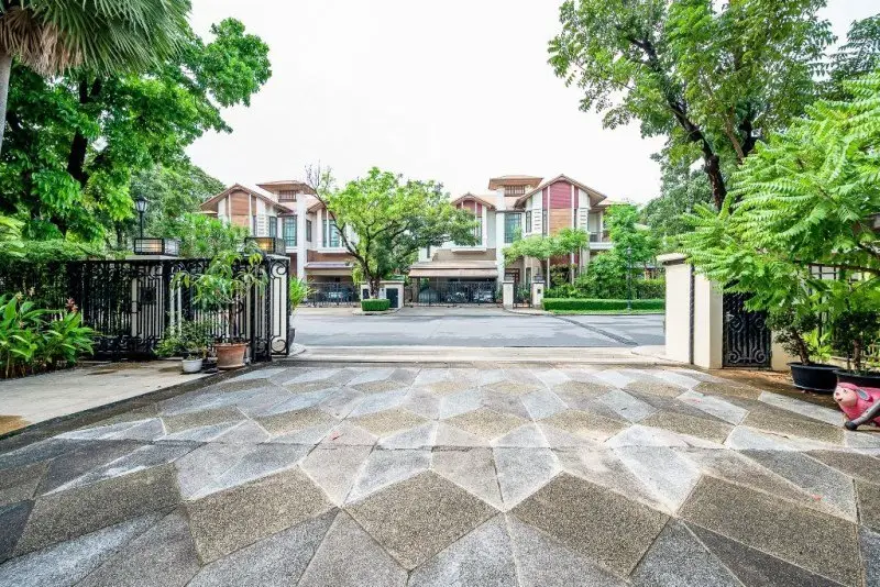 House in Bangkok, Thailand 5 bedrooms — фото 3