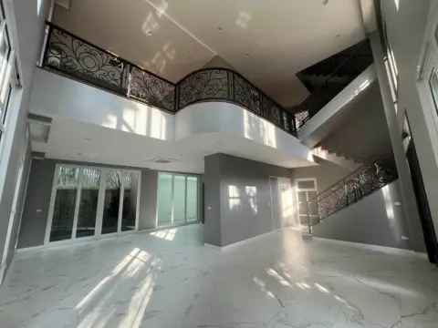 House in Bangkok, Thailand 4 bedrooms — photo 3
