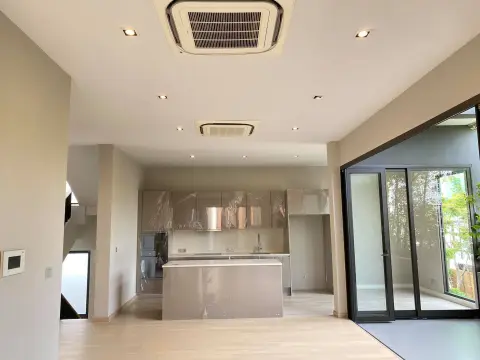 House in Bangkok, Thailand 4 bedrooms — photo 5