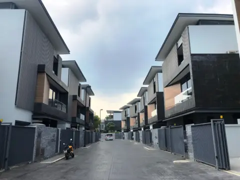 House in Bangkok, Thailand 4 bedrooms — photo 2