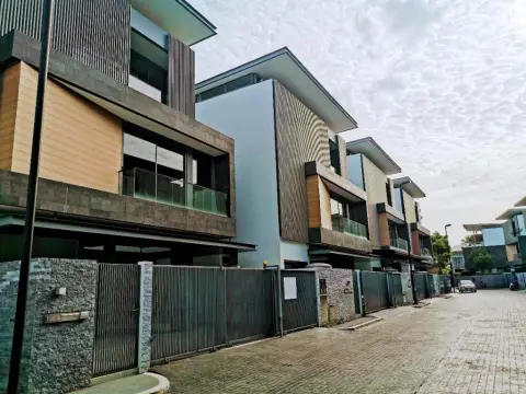 House in Bangkok, Thailand 4 bedrooms — photo 3