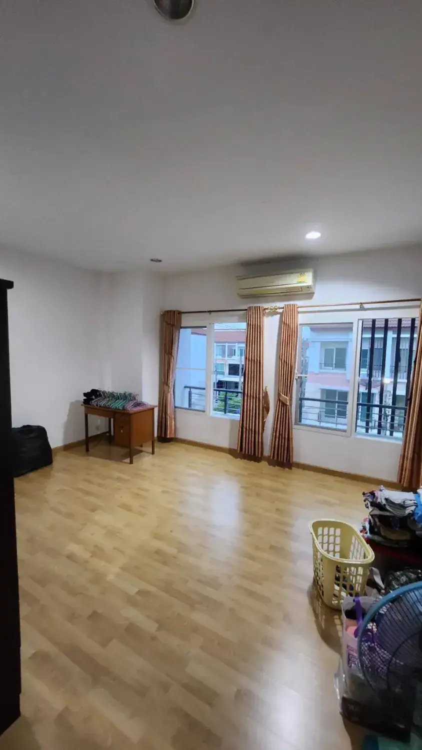 Townhouse in Lat Phrao, Bangkok, Thailand 3 bedrooms — ภาพ 3