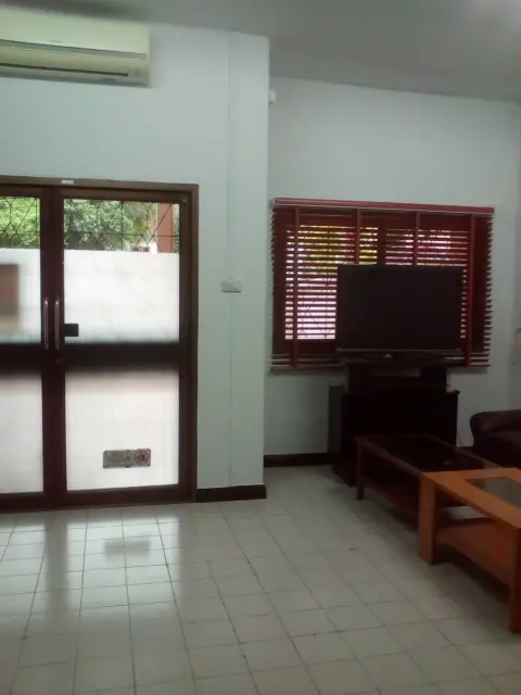 Townhouse in Bangkok, Thailand 4 bedrooms — photo 2