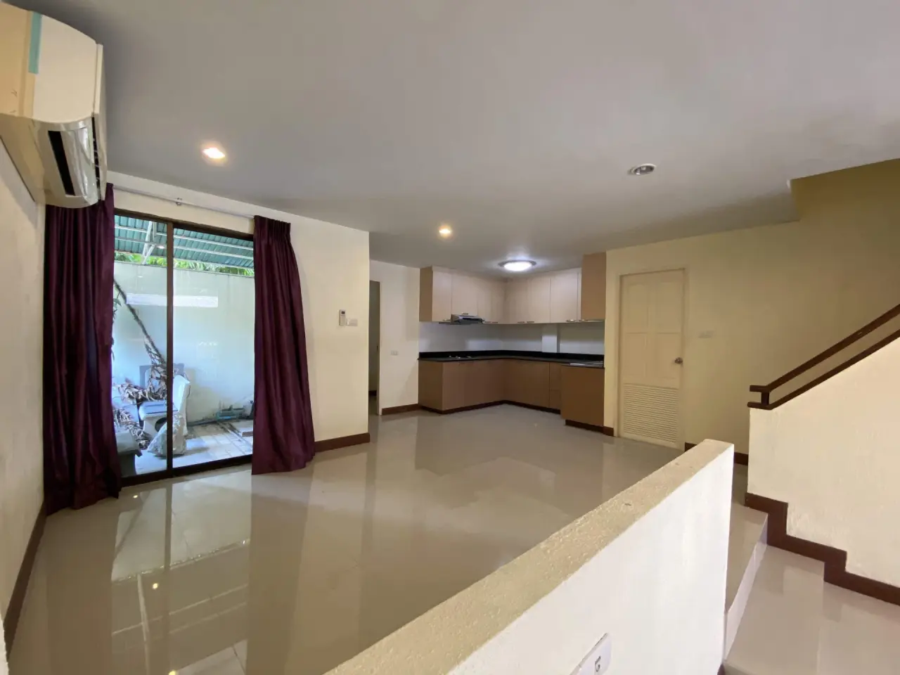 Townhouse in Khlong Toei, Bangkok, Thailand 4 bedrooms — фото 7