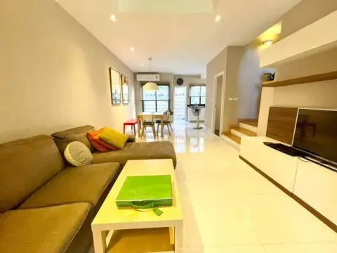 Townhouse in Suan Luang, Bangkok, Thailand 3 bedrooms — photo 2