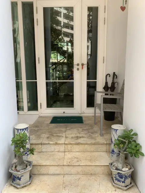 Townhouse in Bang Kho Laem, Bangkok, Thailand 5 bedrooms — photo 2