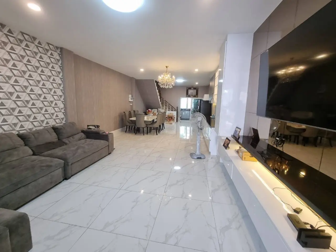 Townhouse in Huai Khwang, Bangkok, Thailand 4 bedrooms — ภาพ 5