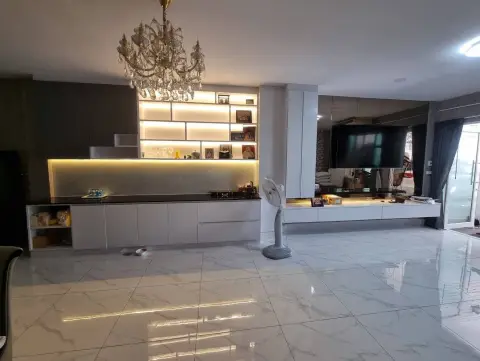 Townhouse in Huai Khwang, Bangkok, Thailand 4 bedrooms — ภาพ 4