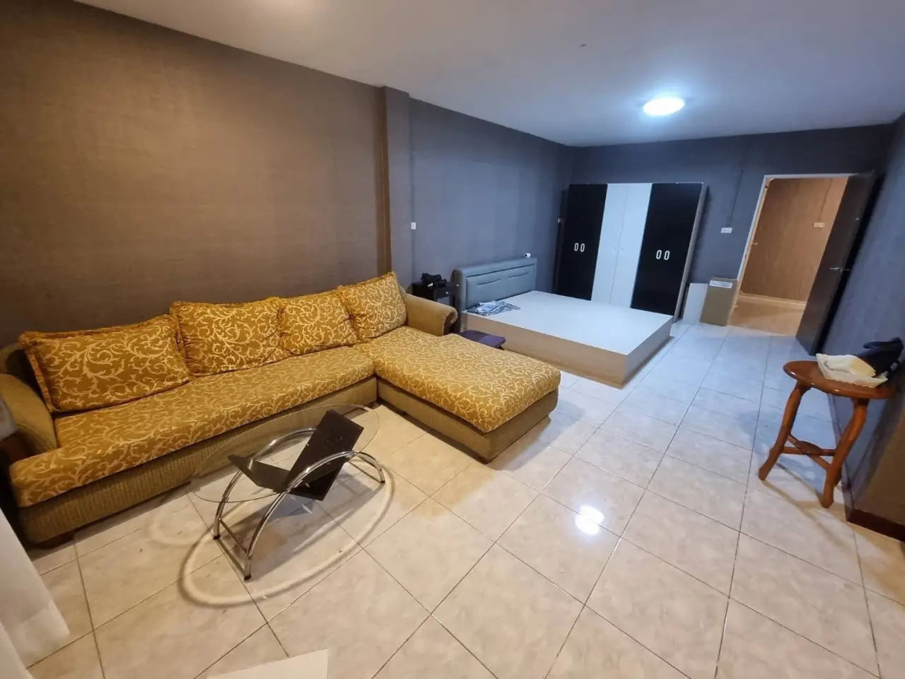Townhouse in Huai Khwang, Bangkok, Thailand 4 bedrooms — ภาพ 9
