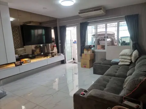 Townhouse in Huai Khwang, Bangkok, Thailand 4 bedrooms — ภาพ 2