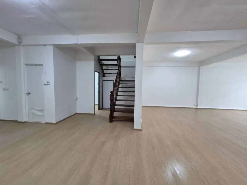 Townhouse in Bang Kho Laem, Bangkok, Thailand 3 bedrooms — 照片 3