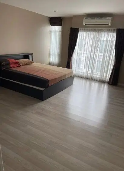 Townhouse in Bang Kapi, Bangkok, Thailand 2 bedrooms — 照片 3